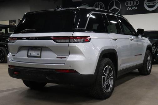 Silver Zynith 2022 Jeep Grand Cherokee Trailhawk