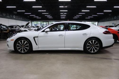 2016 Porsche Panamera 4