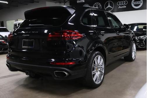 2017 Porsche Cayenne Platinum Edition