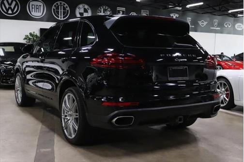 2017 Porsche Cayenne Platinum Edition