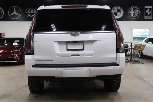 2017 Cadillac Escalade Luxury