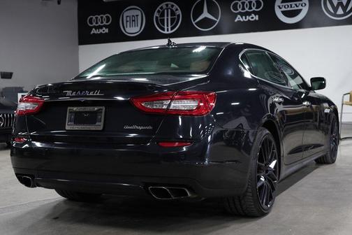 BLACK 2014 Maserati Quattroporte GTS