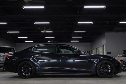 BLACK 2014 Maserati Quattroporte GTS