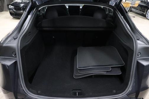 2026 Tesla Model Y Premium Rear-Wheel Drive