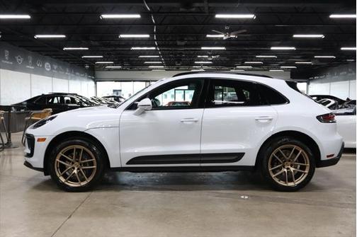 2022 Porsche Macan Base