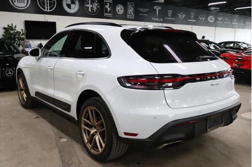 2022 Porsche Macan Base