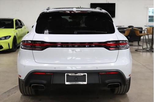 2022 Porsche Macan Base
