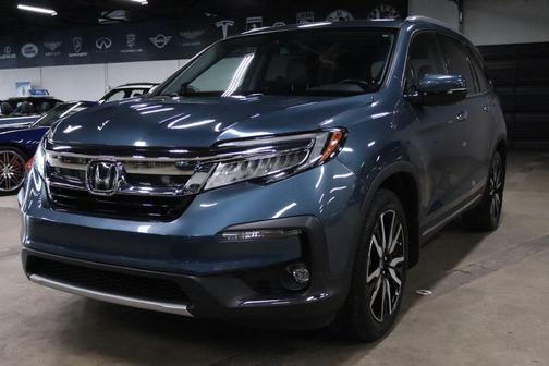 2022 Honda Pilot Touring 8-Passenger