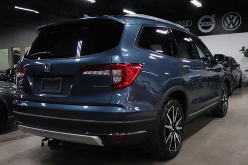 2022 Honda Pilot Touring 8-Passenger