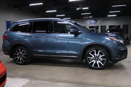 2022 Honda Pilot Touring 8-Passenger