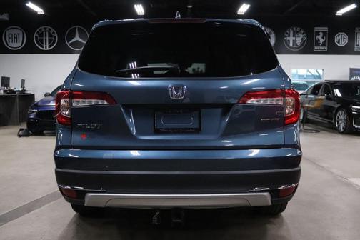 2022 Honda Pilot Touring 8-Passenger