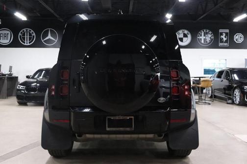 2020 Land Rover Defender 110 SE