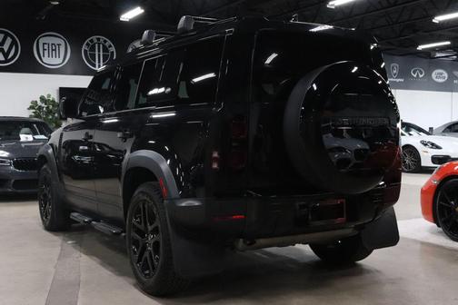 2020 Land Rover Defender 110 SE