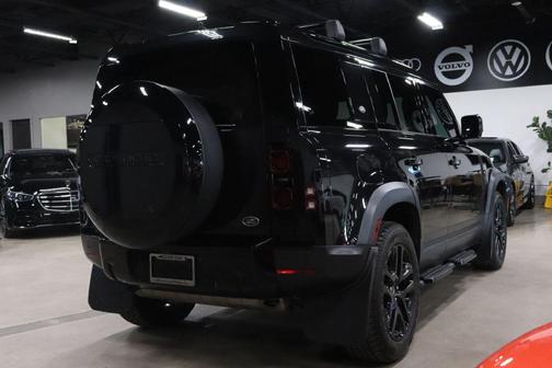 2020 Land Rover Defender 110 SE