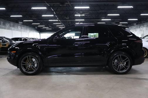 2022 Porsche Cayenne Cayenne