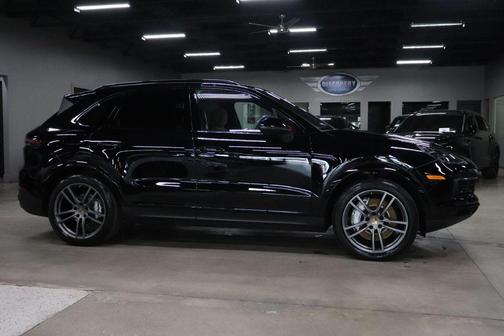 2022 Porsche Cayenne Cayenne
