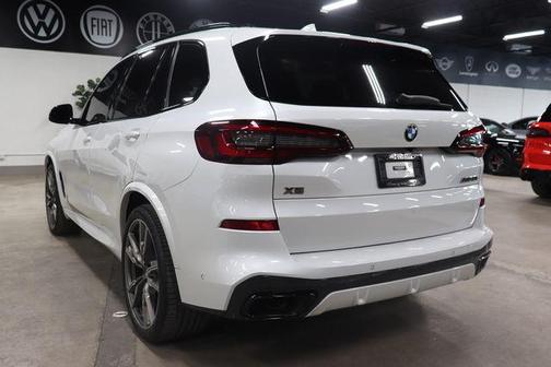 White Metallic 2022 BMW X5 M50i