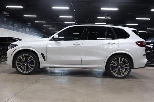 White Metallic 2022 BMW X5 M50i
