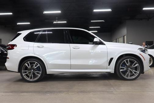 WHITE 2022 BMW X5 M50i