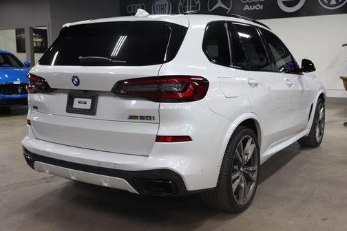 White Metallic 2022 BMW X5 M50i