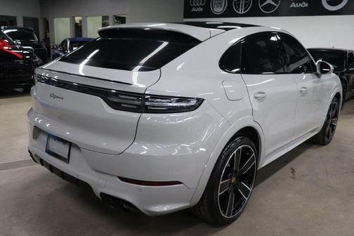 2023 Porsche Cayenne Platinum Edition