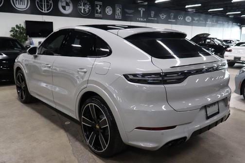 2023 Porsche Cayenne Platinum Edition