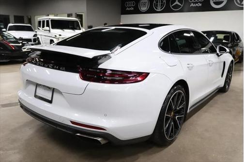2018 Porsche Panamera Base