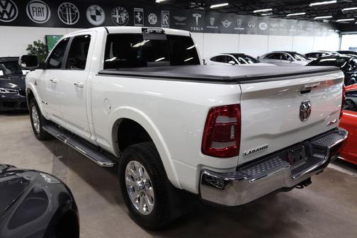 2020 RAM 2500 Laramie Crew Cab 4X4 6'4' Box