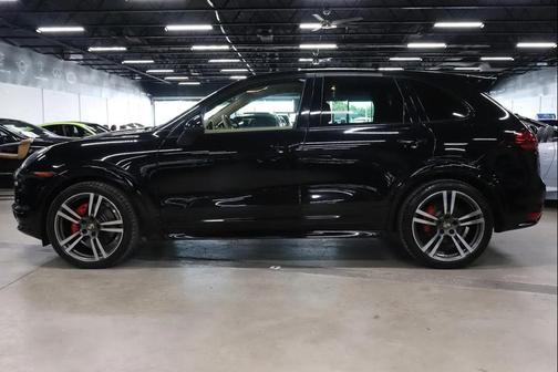 2013 Porsche Cayenne GTS