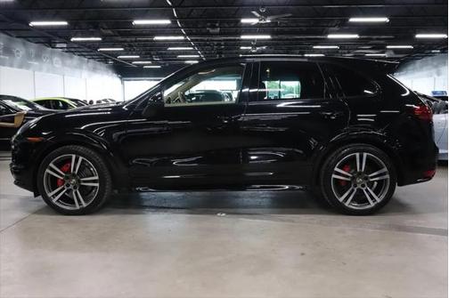2013 Porsche Cayenne GTS