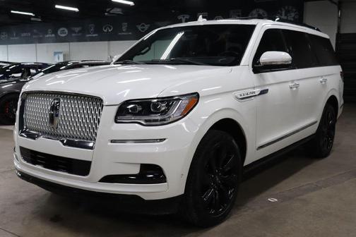 Pristine White Metallic Tri-Coat 2023 Lincoln Navigator Reserve