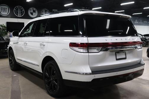 Pristine White Metallic Tri-Coat 2023 Lincoln Navigator Reserve