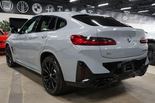 Brooklyn Grey Metallic 2024 BMW X4 M40i