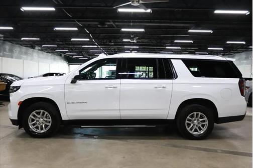 2023 Chevrolet Suburban LT
