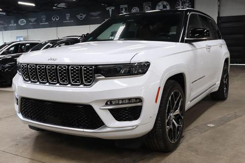 2022 Jeep Grand Cherokee Summit
