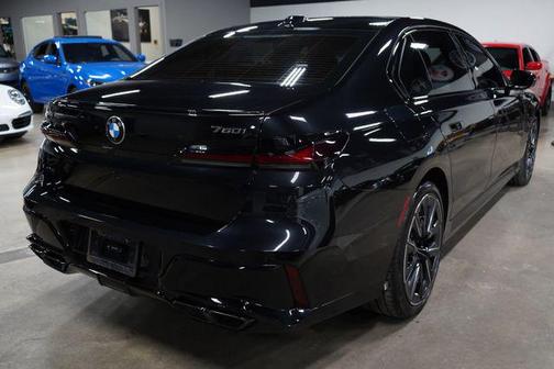 Black Sapphire Metallic 2025 BMW 760 xDrive