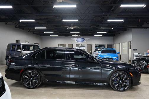 Black Sapphire Metallic 2025 BMW 760 xDrive