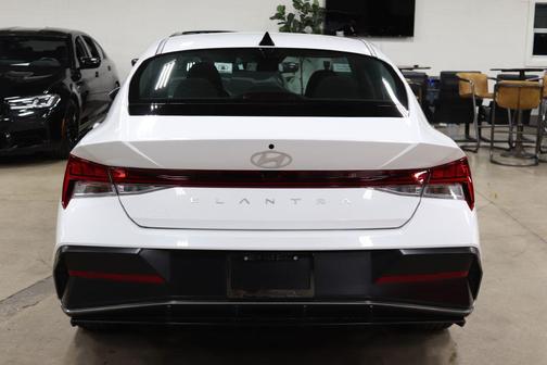2025 Hyundai ELANTRA SEL