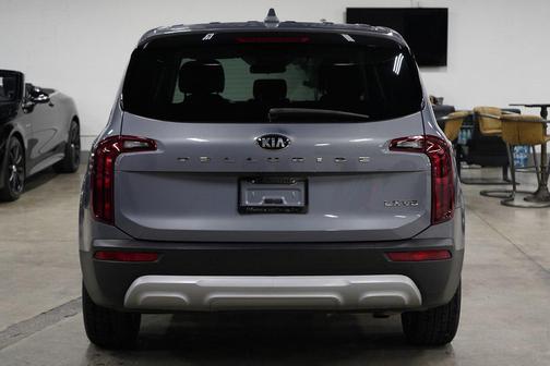 Everlasting Silver 2021 Kia Telluride LX
