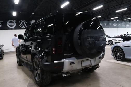 2024 Land Rover Defender 110 P500 SE