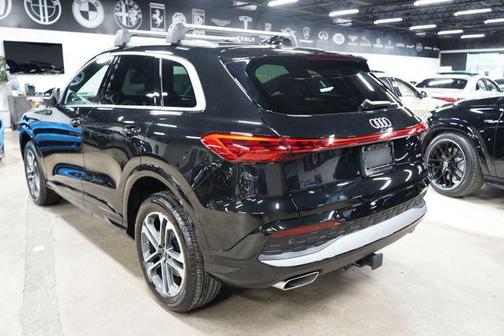 Brilliant Black 2025 Audi Q5 Premium Plus TFSI quattro S tronic