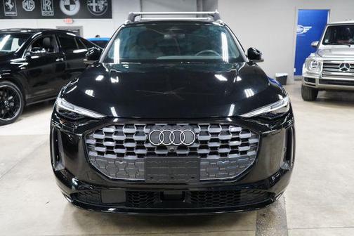 Brilliant Black 2025 Audi Q5 Premium Plus TFSI quattro S tronic