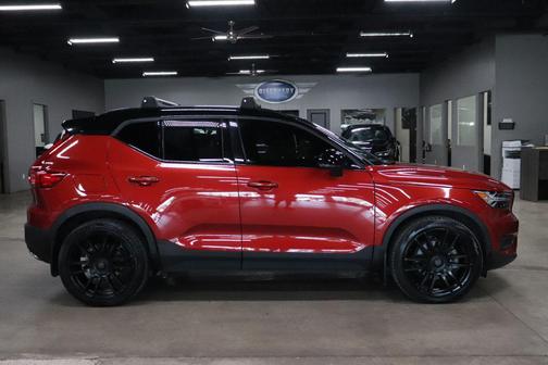Fusion Red Metallic 2020 Volvo XC40 T5 R-Design