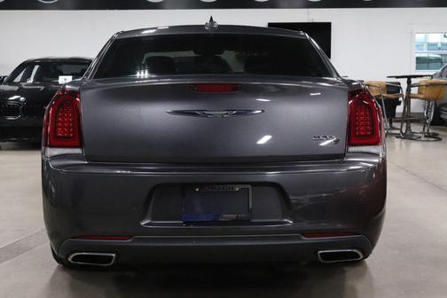 2016 Chrysler 300 S