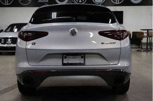 Moonlight Gray Metallic 2023 Alfa Romeo Stelvio Ti