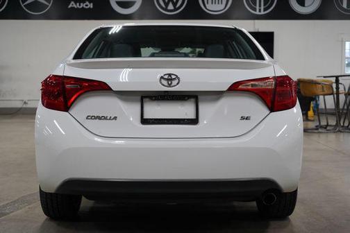 Super White 2017 Toyota Corolla SE