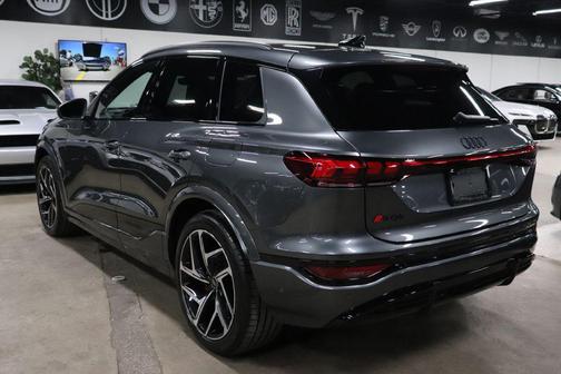 2025 Audi SQ6 e-tron Prestige quattro