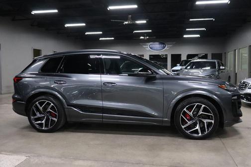 2025 Audi SQ6 e-tron Prestige quattro