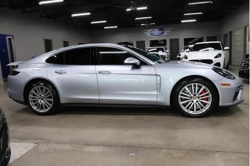 2017 Porsche Panamera Turbo