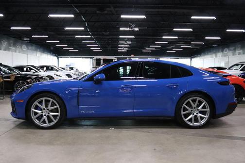 2024 Porsche Panamera 
